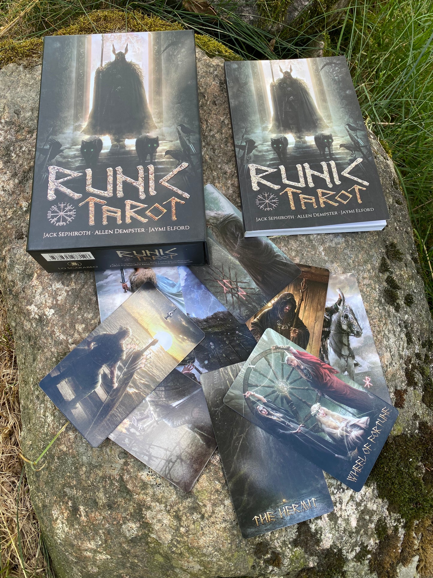 Runic Tarot stora boxen