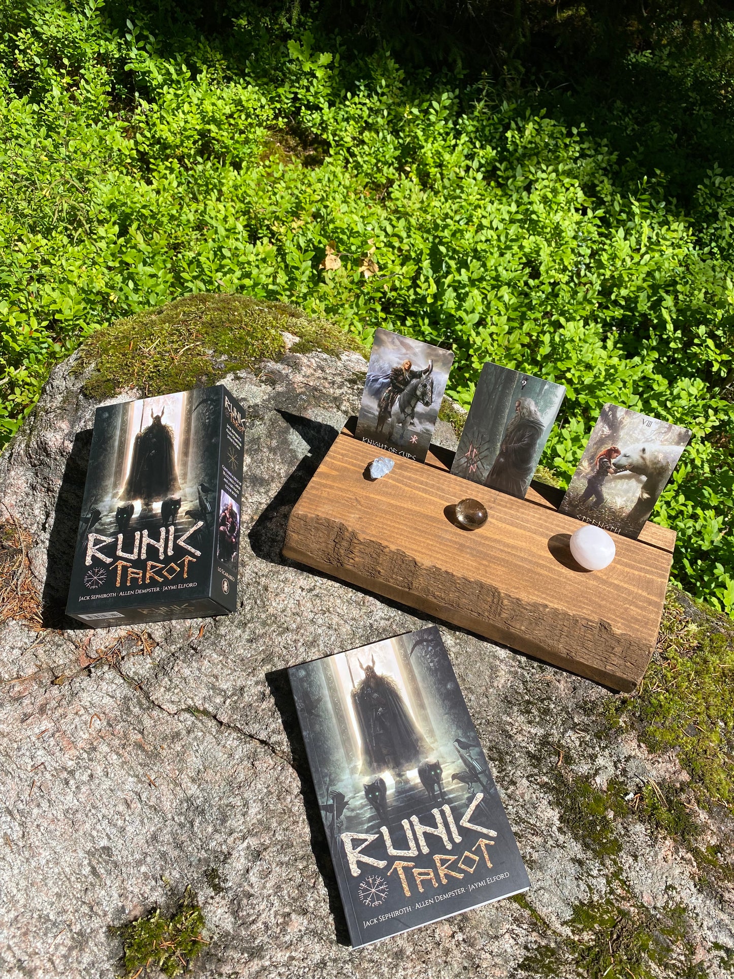 Runic Tarot stora boxen